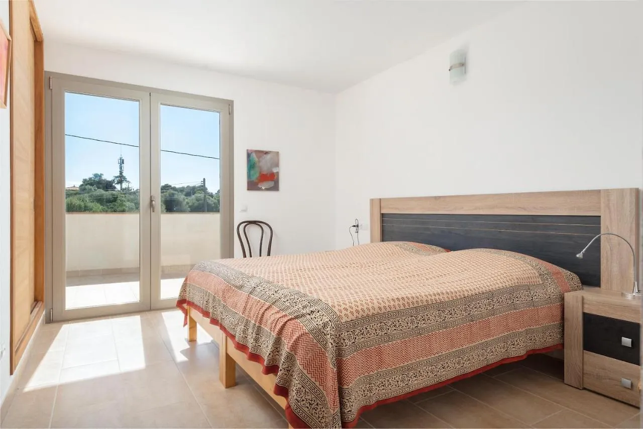 Garlanda 1 Villa Cala Llombards