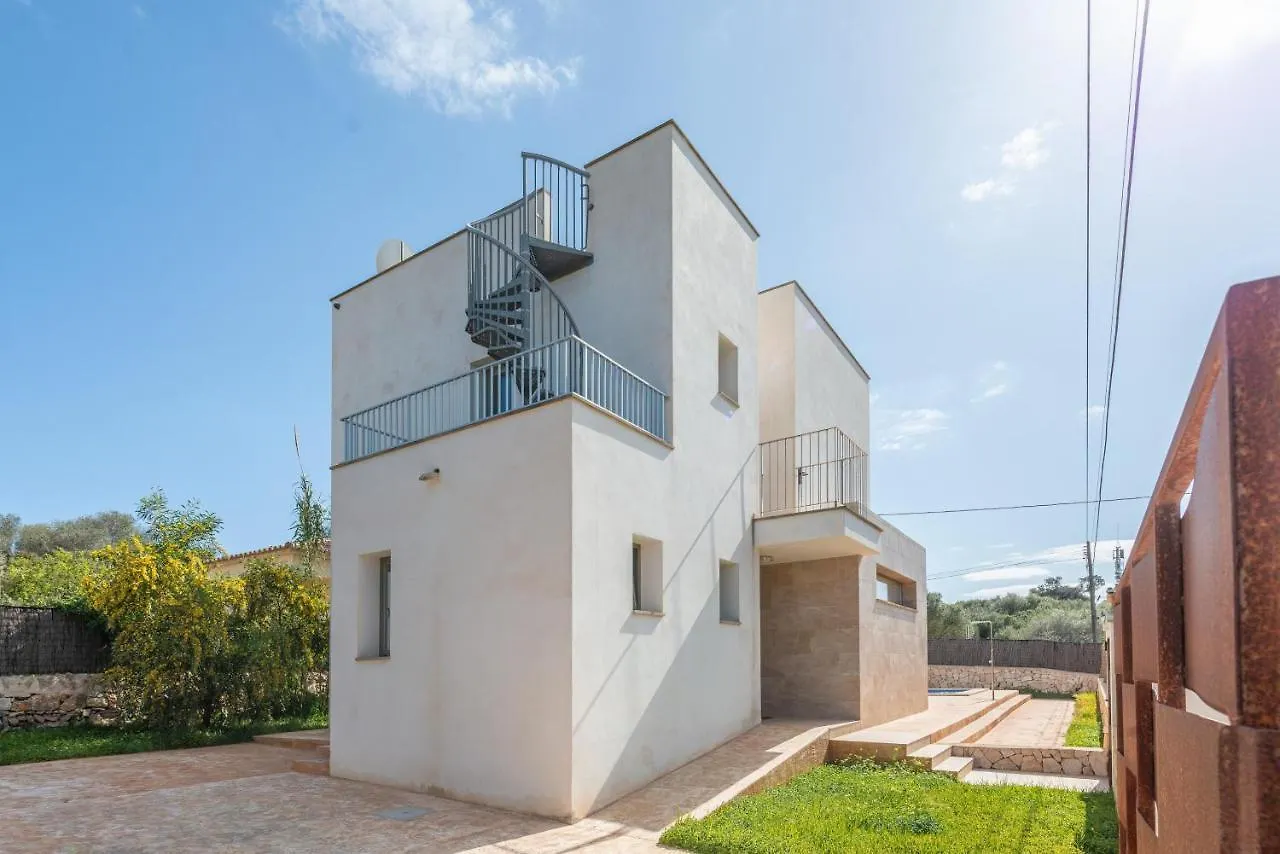 Garlanda 1 Villa Cala Llombards Spain