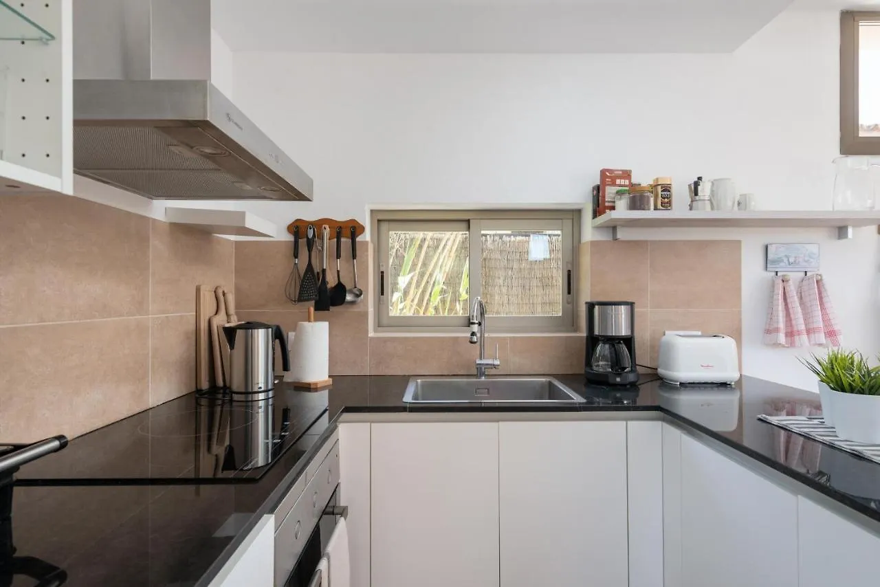 Garlanda 1 Villa Cala Llombards