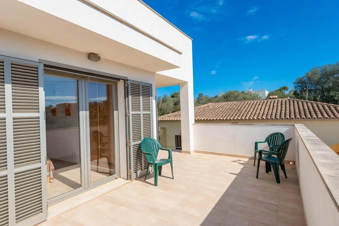 Garlanda 1 Villa Cala Llombards