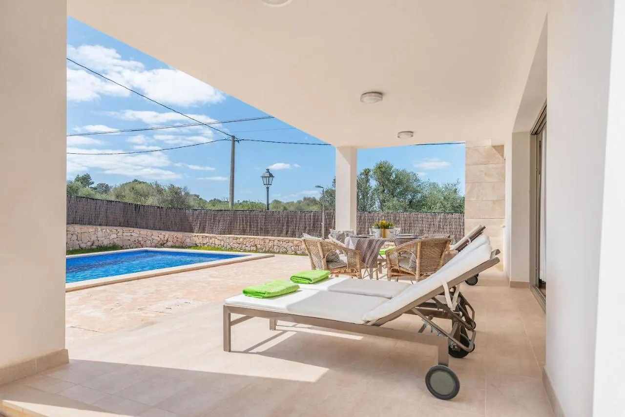 Garlanda 1 Villa Cala Llombards Spain