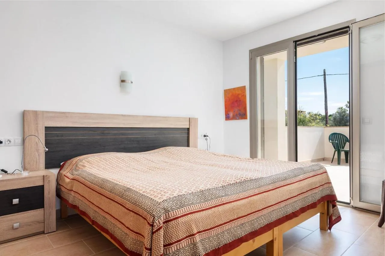 Garlanda 1 Villa Cala Llombards
